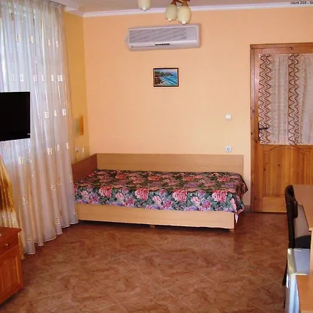 Guest house Mistral 2*